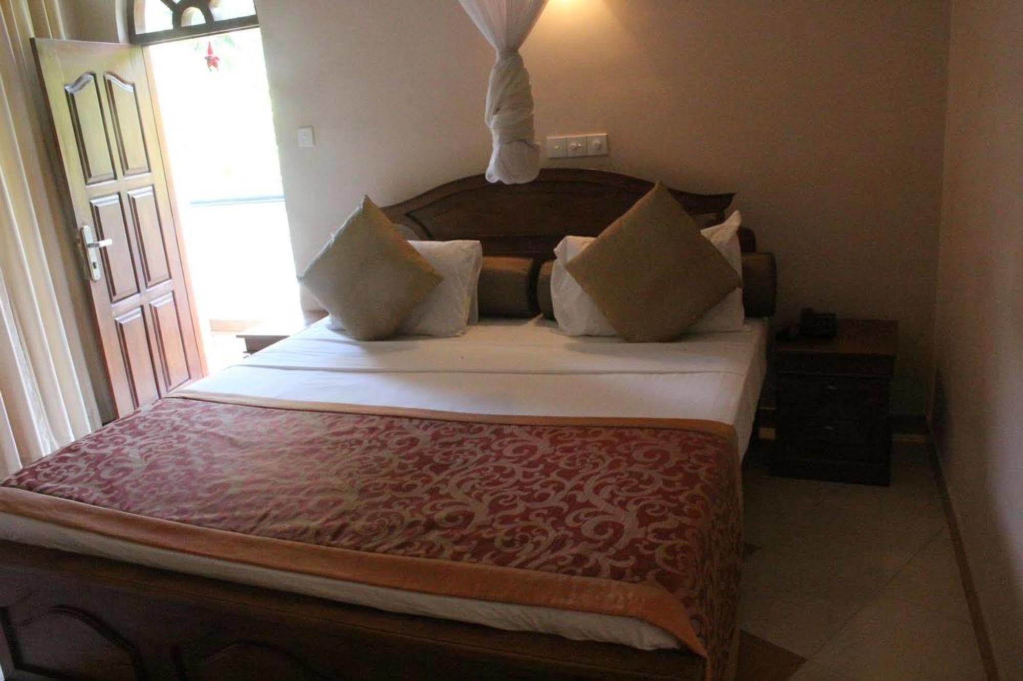 Hotel Bentota Village Esterno foto
